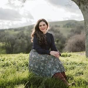 Meet your Posher, Adela